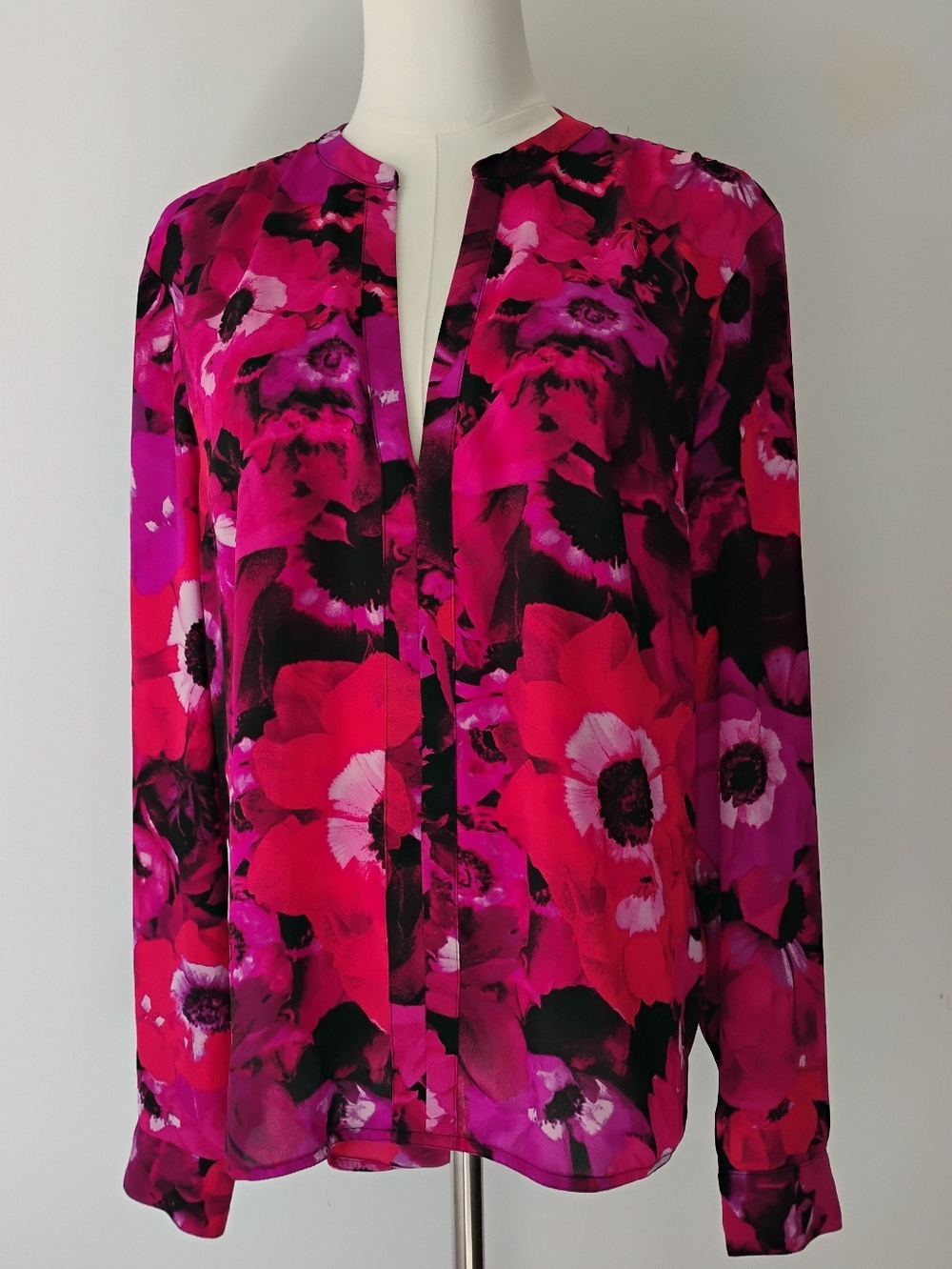 Sheer Floral Long Sleeve Open Back Blouse by Guess Size L